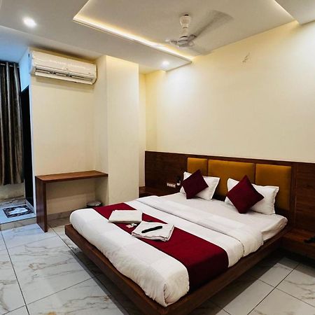 Hotel Prakasham Ujjain Exterior foto