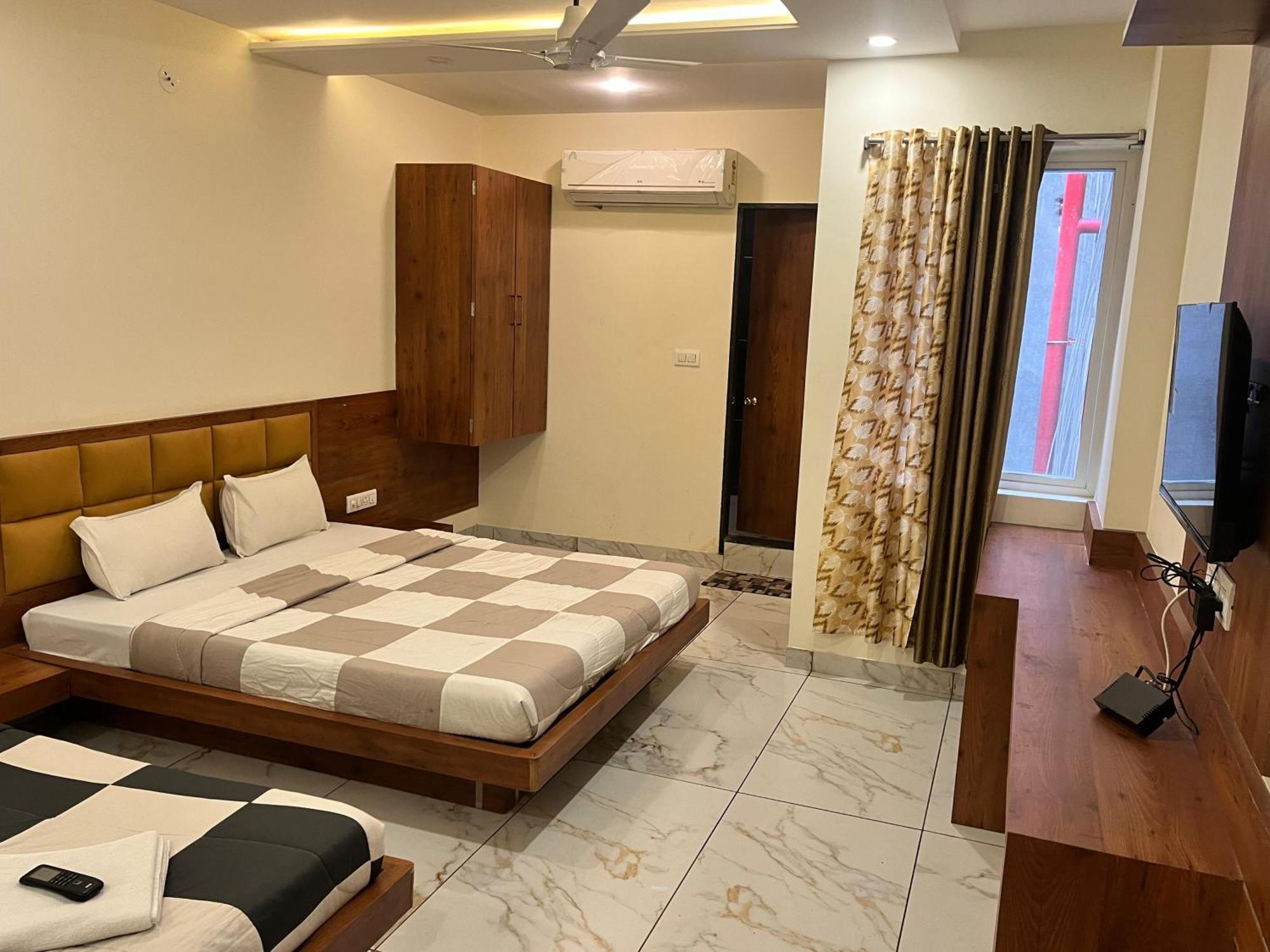 Hotel Prakasham Ujjain Exterior foto